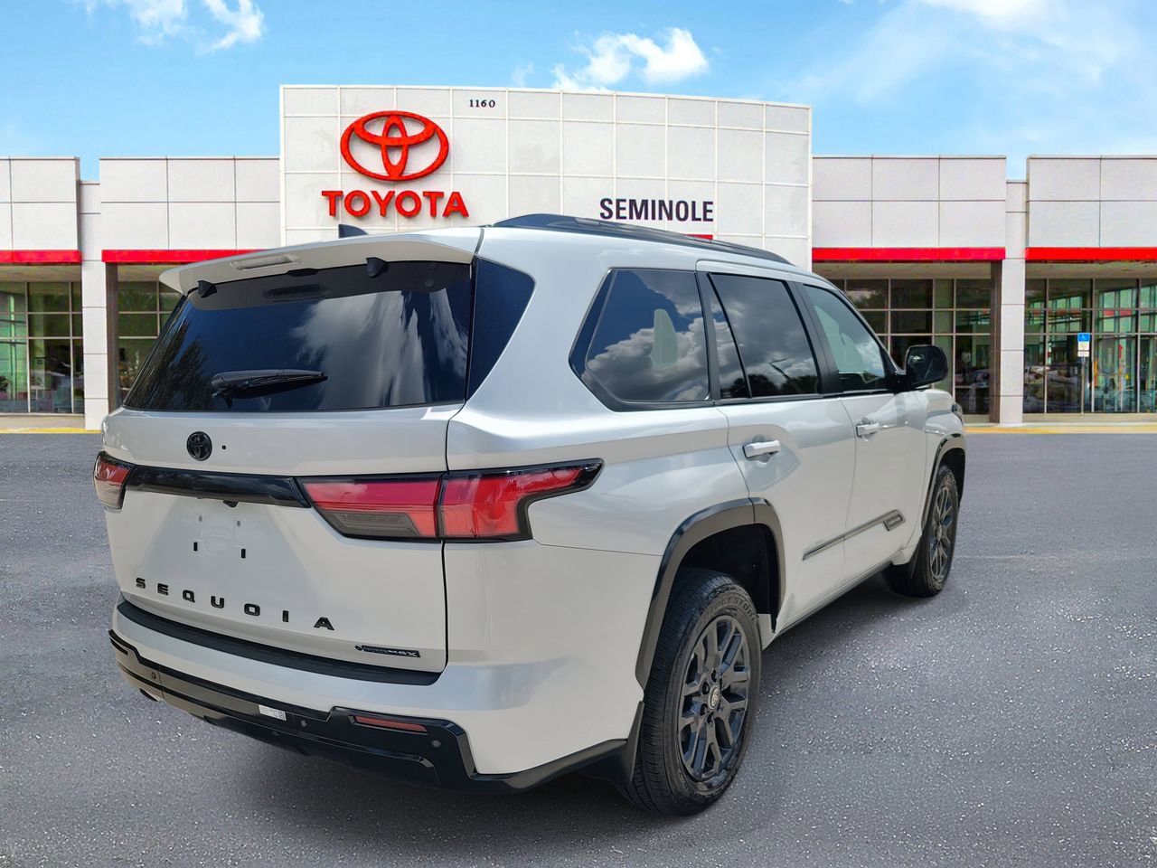 Used 2026 Toyota Sequoia Platinum image 3