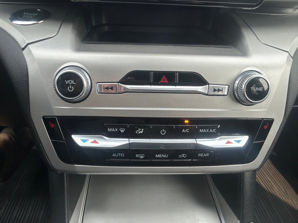 Used 2022 Ford Explorer XLT AWD/4WD image 47