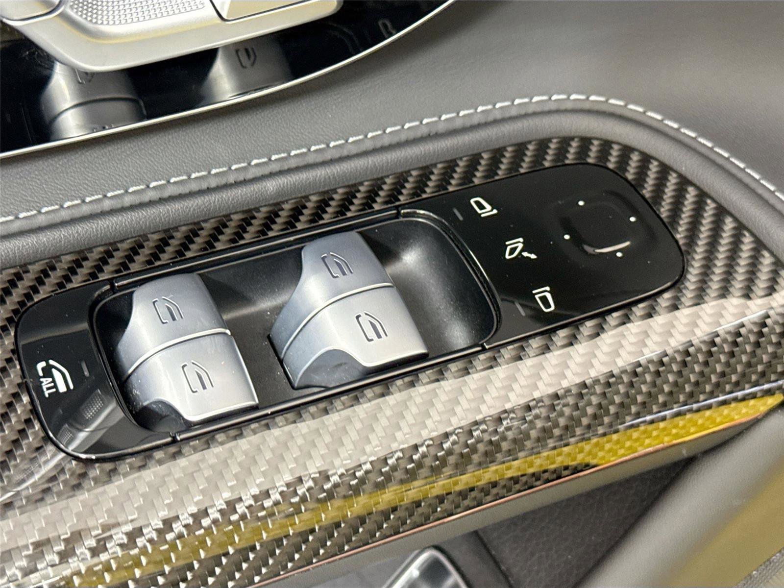 Used 2022 Mercedes-Benz SL 55 AMG 4MATIC image 35