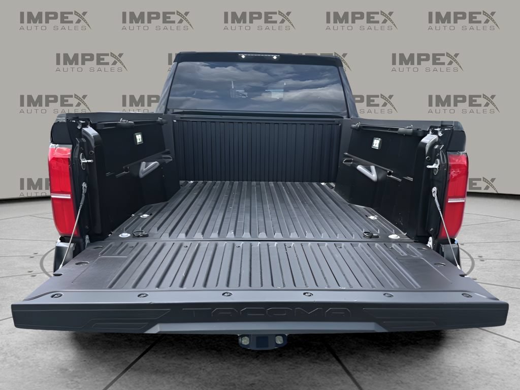 Used 2025 Toyota Tacoma TRD Sport AWD/4WD image 28