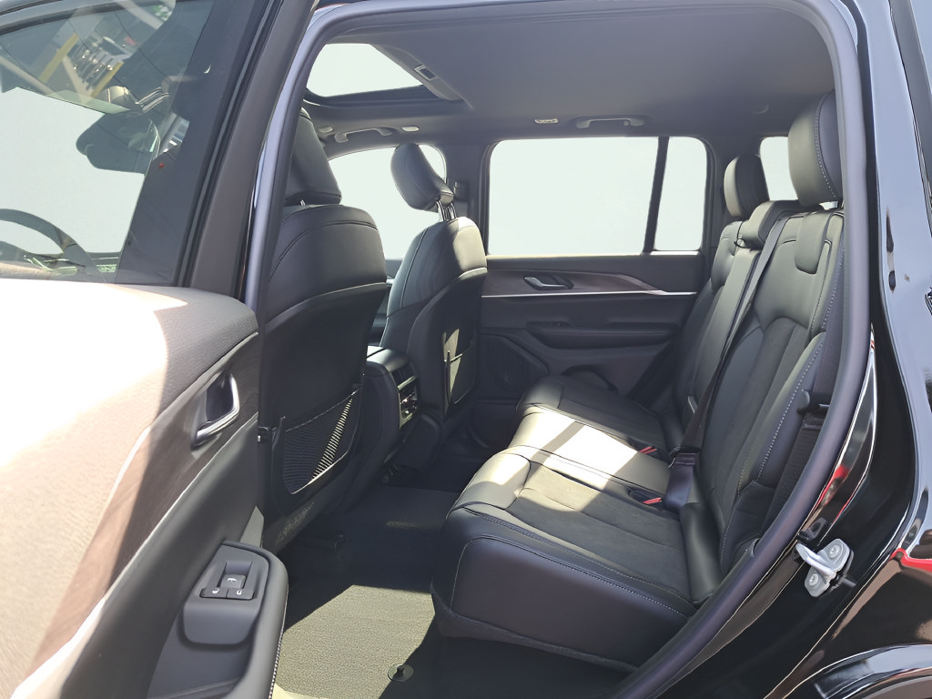 New 2026 Jeep Grand Cherokee Altitude AWD/4WD image 12
