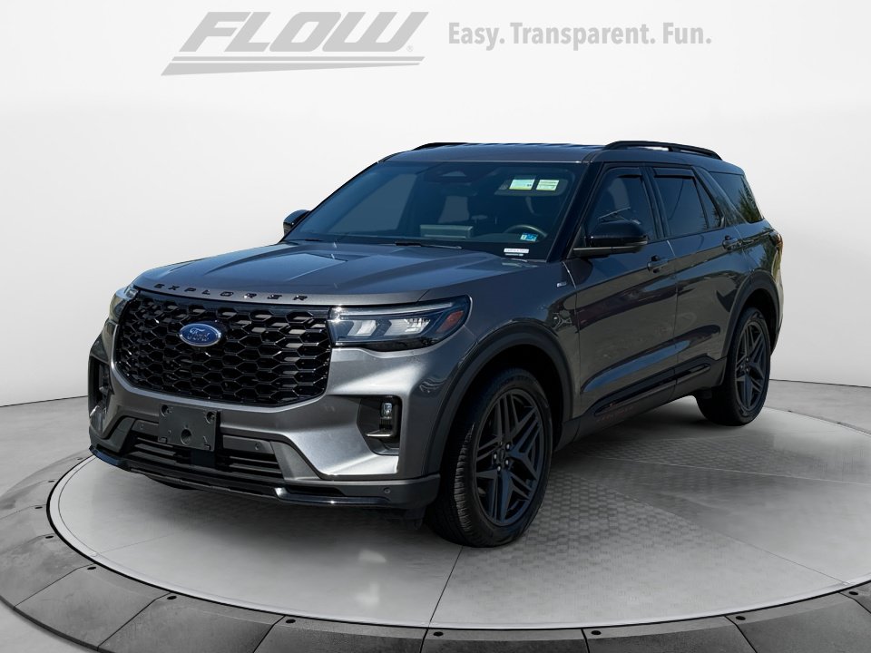 Used 2026 Ford Explorer ST-Line w/ ST-Line Street Pack AWD/4WD image 4