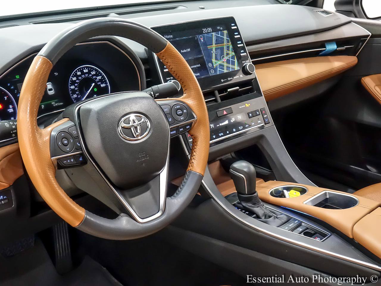 Used 2019 Toyota Avalon Limited image 5
