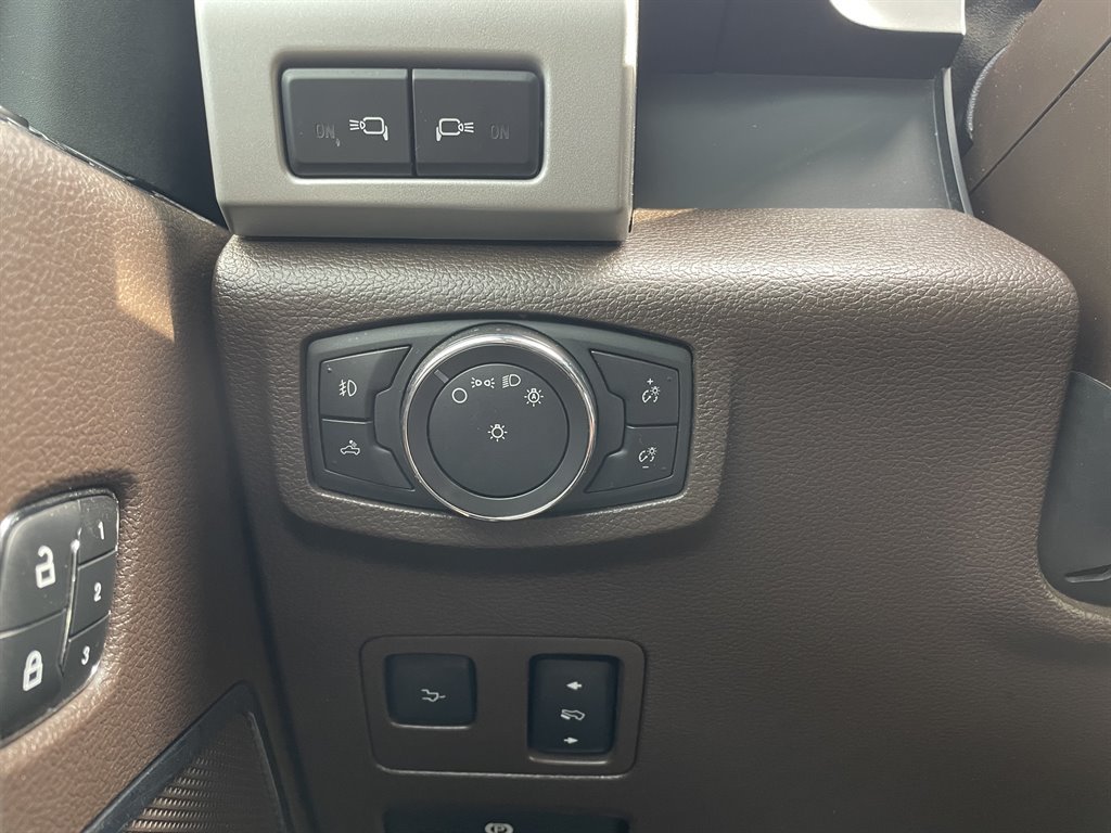 Used 2018 Ford F450 King Ranch w/ King Ranch Ultimate Package AWD/4WD image 37