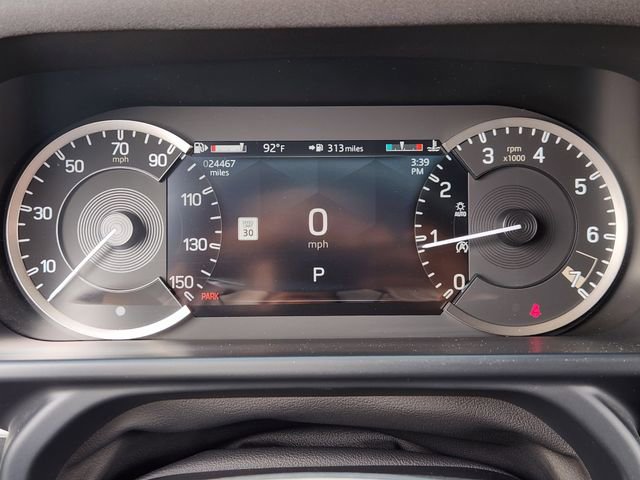 Used 2023 Land Rover Defender 110 SE image 15