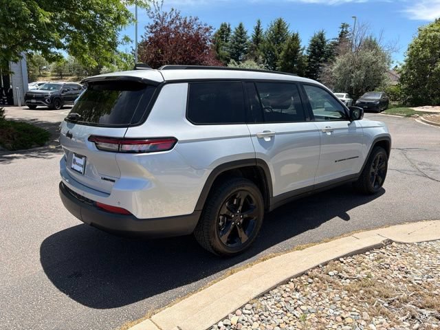 Used 2022 Jeep Grand Cherokee L Limited w/ Black Appearance Package AWD/4WD image 6