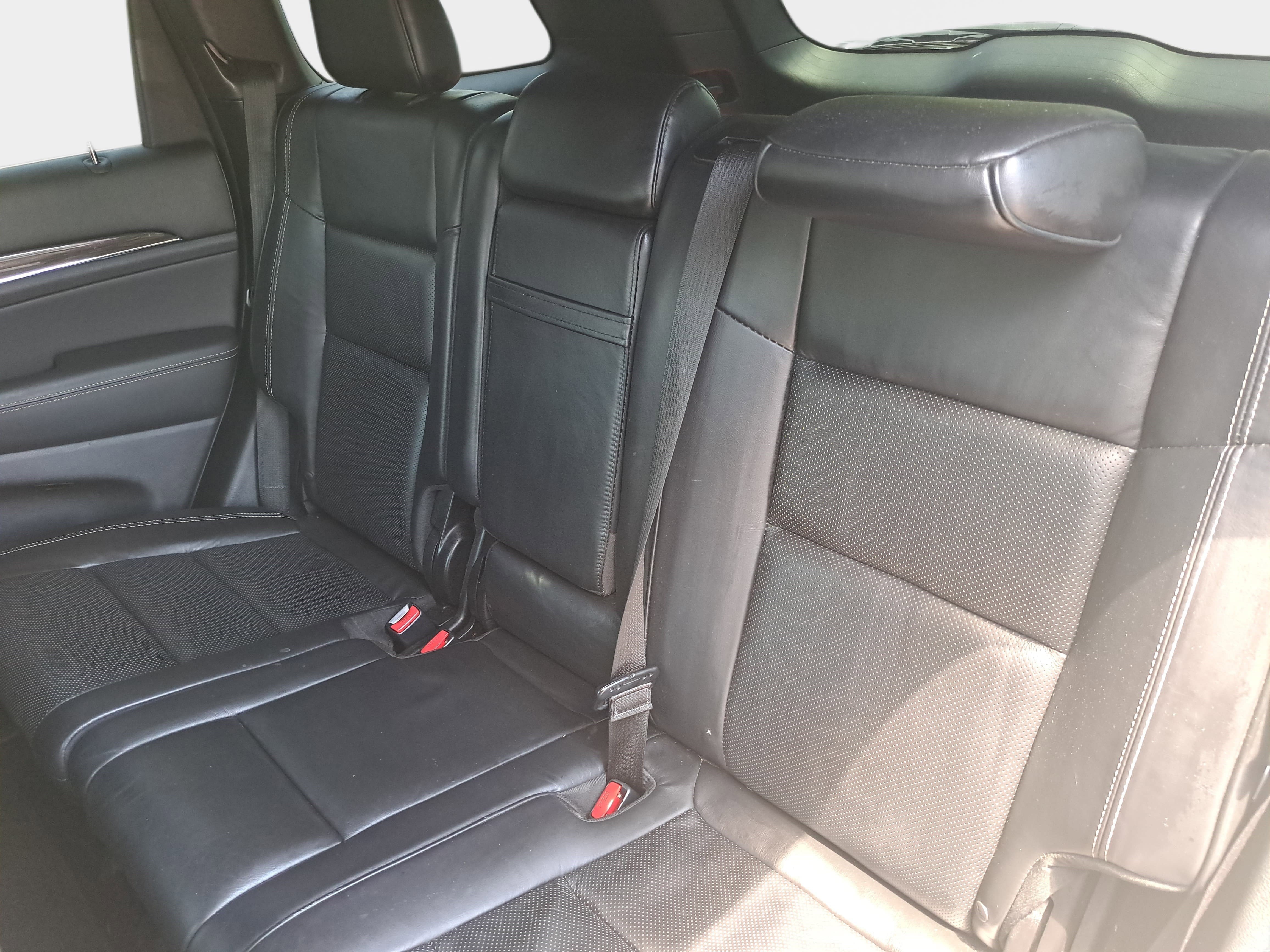 Used 2017 Jeep Grand Cherokee Overland AWD/4WD image 14