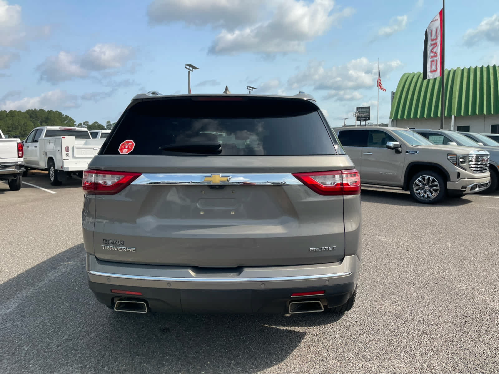 Used 2019 Chevrolet Traverse Premier w/ Driver Confidence II Package FWD image 6