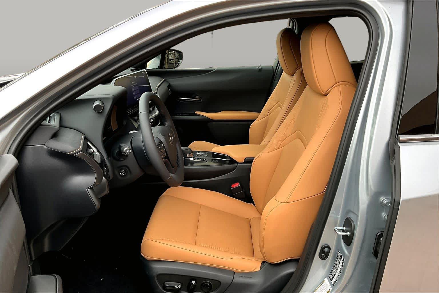 New 2026 Lexus UX 300h FWD w/ Accessory Package (Z1) image 18
