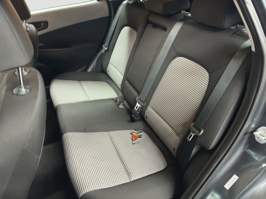 Used 2021 Hyundai Kona SE image 11