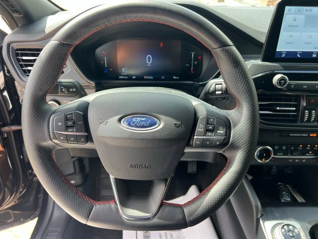 Used 2025 Ford Escape ST-Line Select AWD/4WD image 13