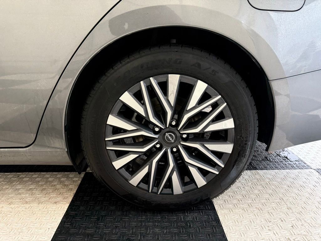 Used 2024 Nissan Altima 2.5 SV FWD image 10