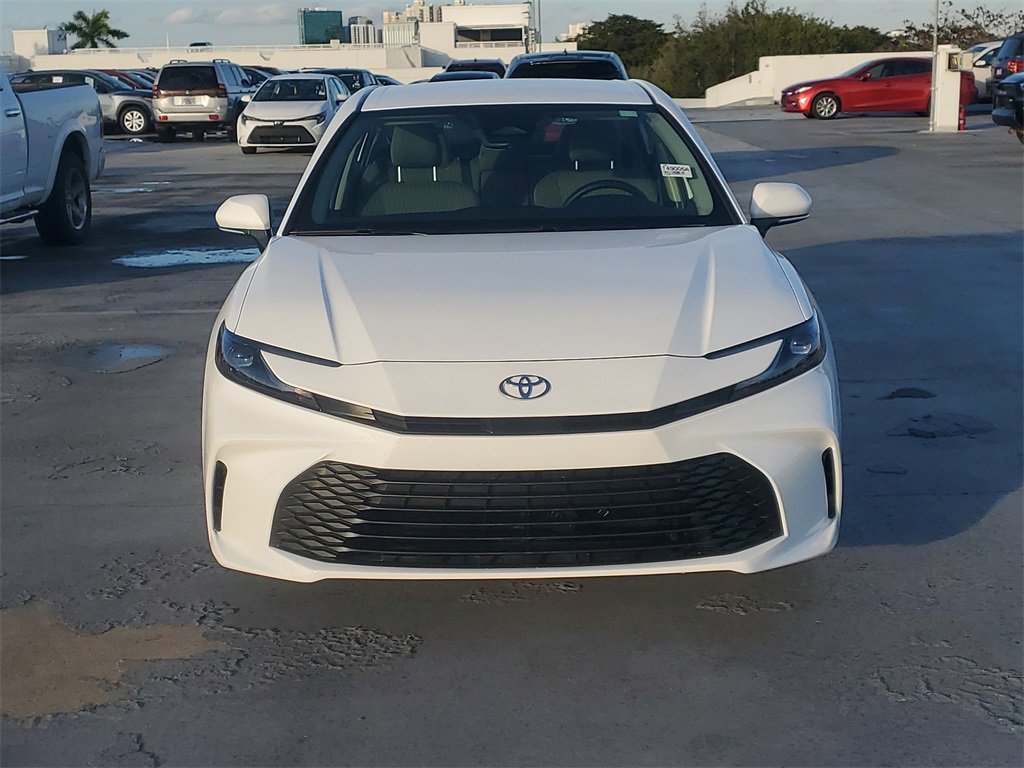 Used 2025 Toyota Camry LE image 2