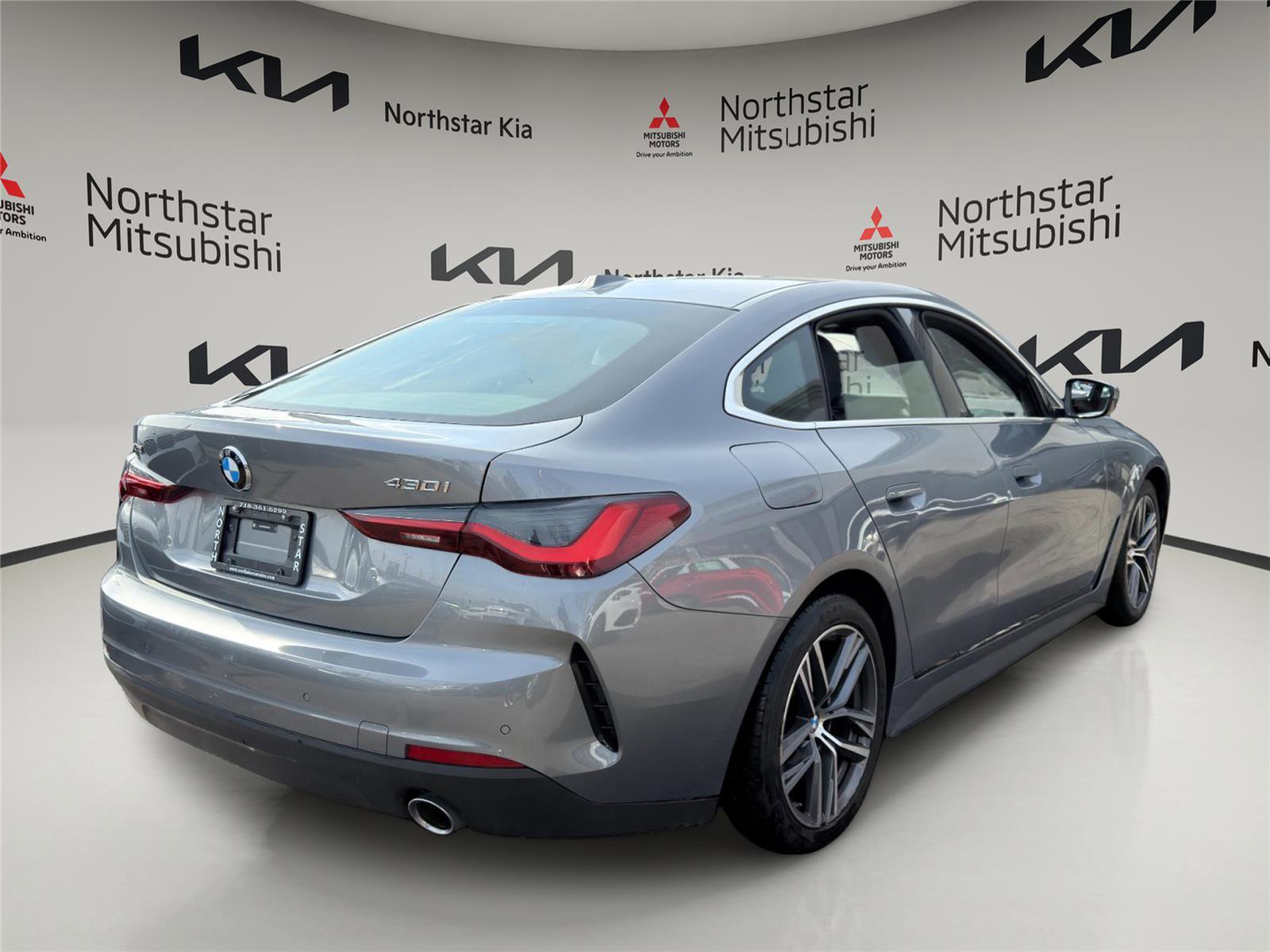 Used 2025 BMW 430i xDrive w/ Premium Package image 4