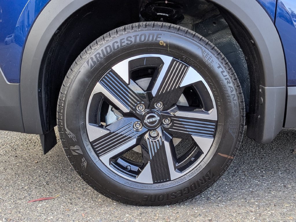 New 2026 Nissan Kicks SV AWD/4WD image 9