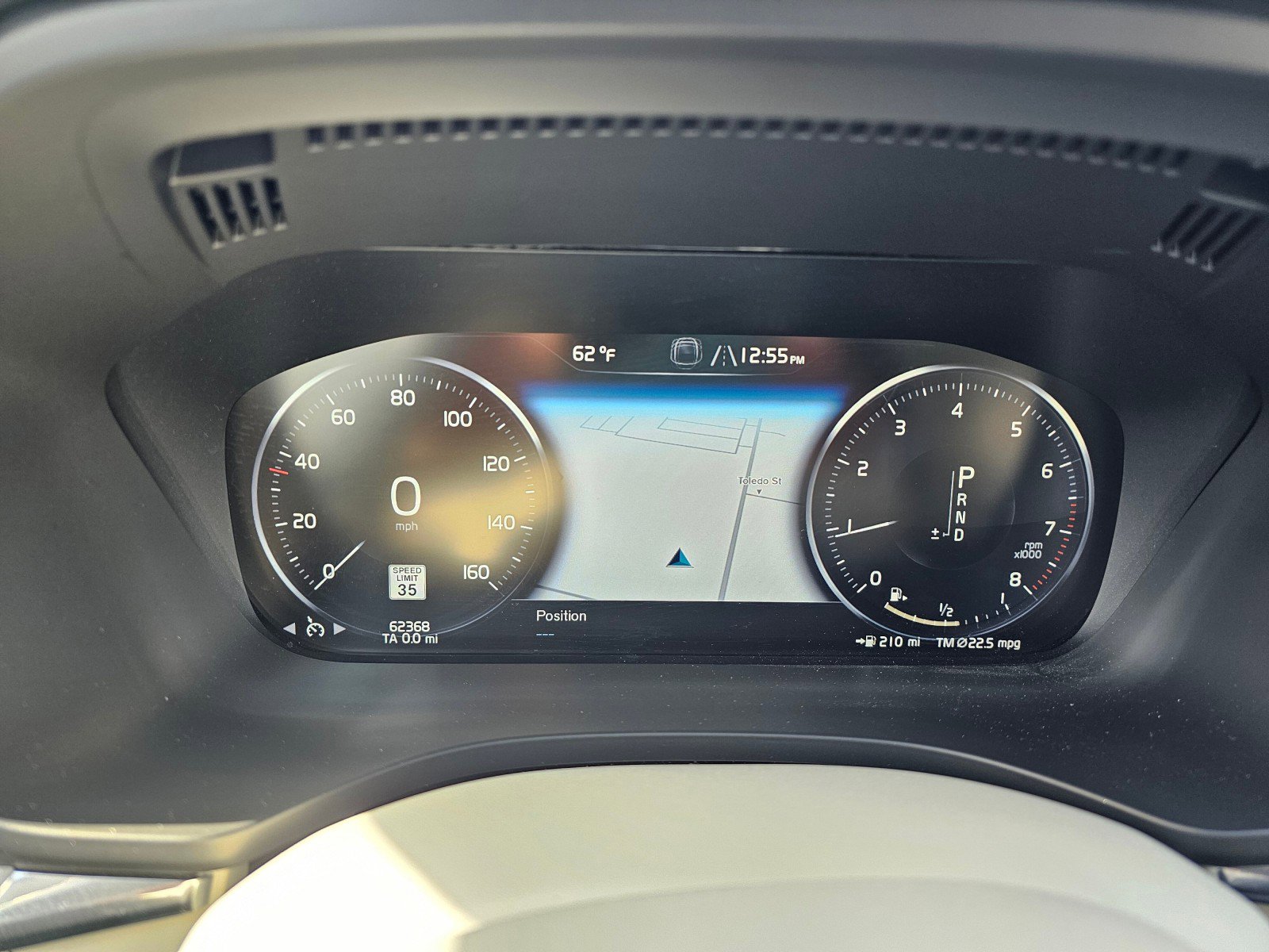 Used 2020 Volvo XC60 T6 Momentum image 32