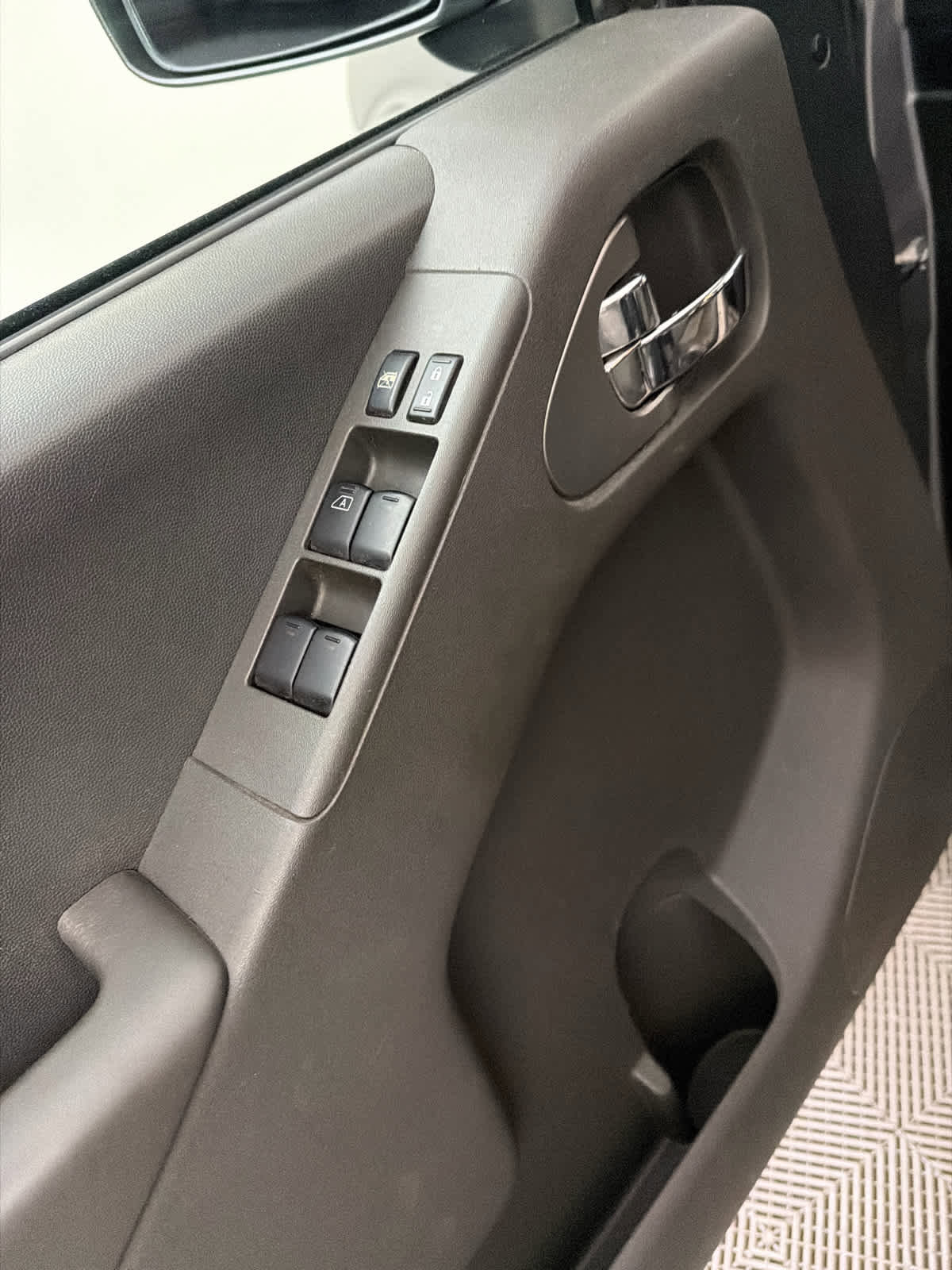 Used 2016 Nissan Frontier PRO-4X image 22