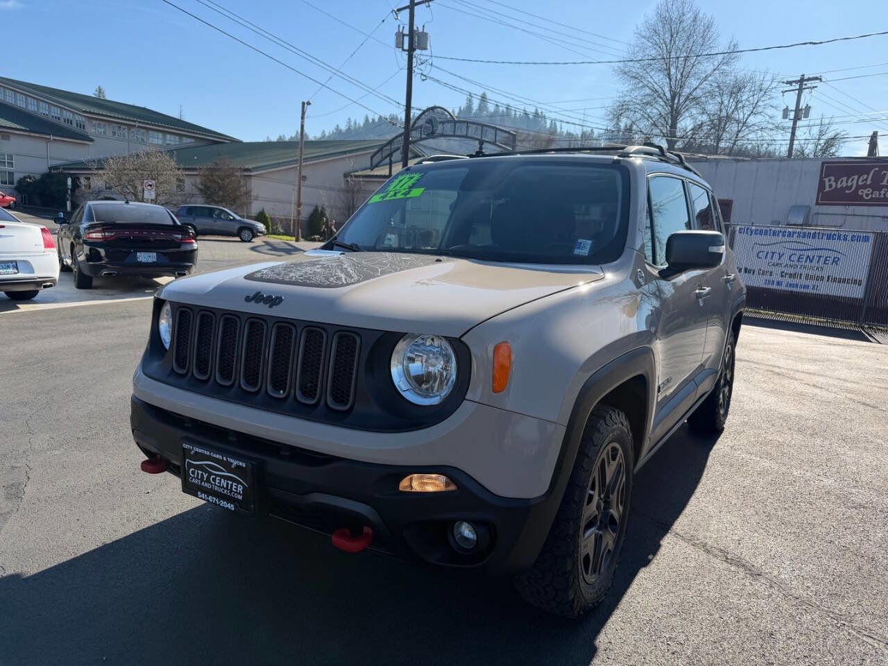 Used 2017 Jeep Renegade Trailhawk image 4