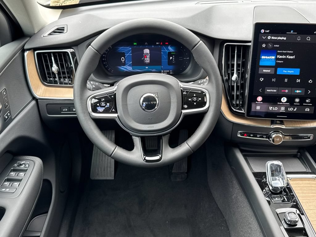 New 2026 Volvo XC60 T8 Plus w/ Climate Package PRO AWD/4WD image 13