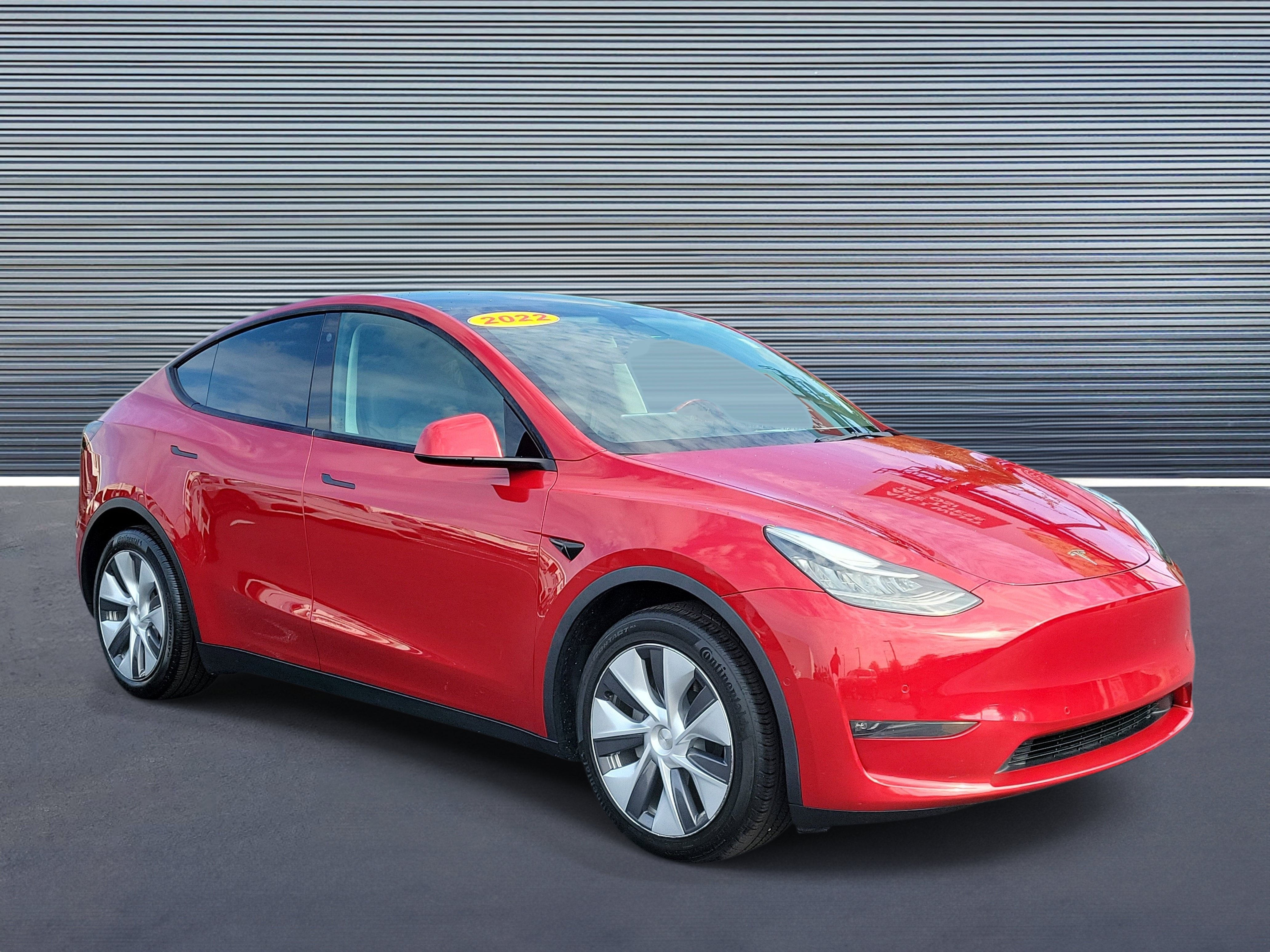 Used 2022 Tesla Model Y Long Range AWD/4WD image 2