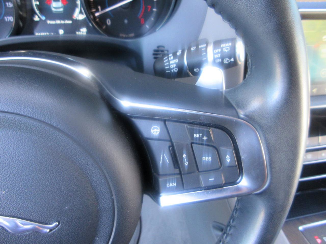 Used 2019 Jaguar F-PACE R-Sport AWD/4WD image 57