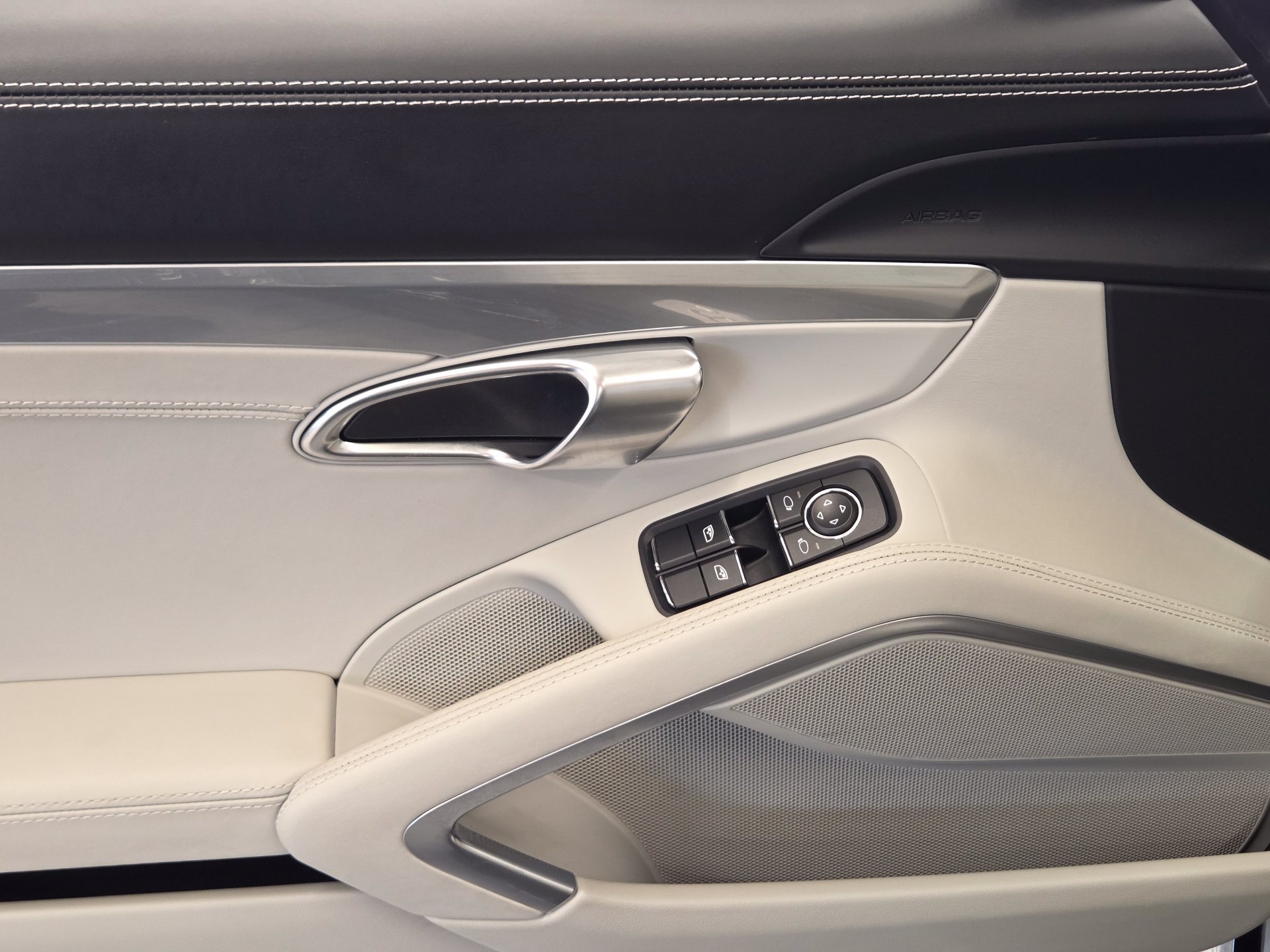 Certified 2025 Porsche 718 Boxster S RWD image 10