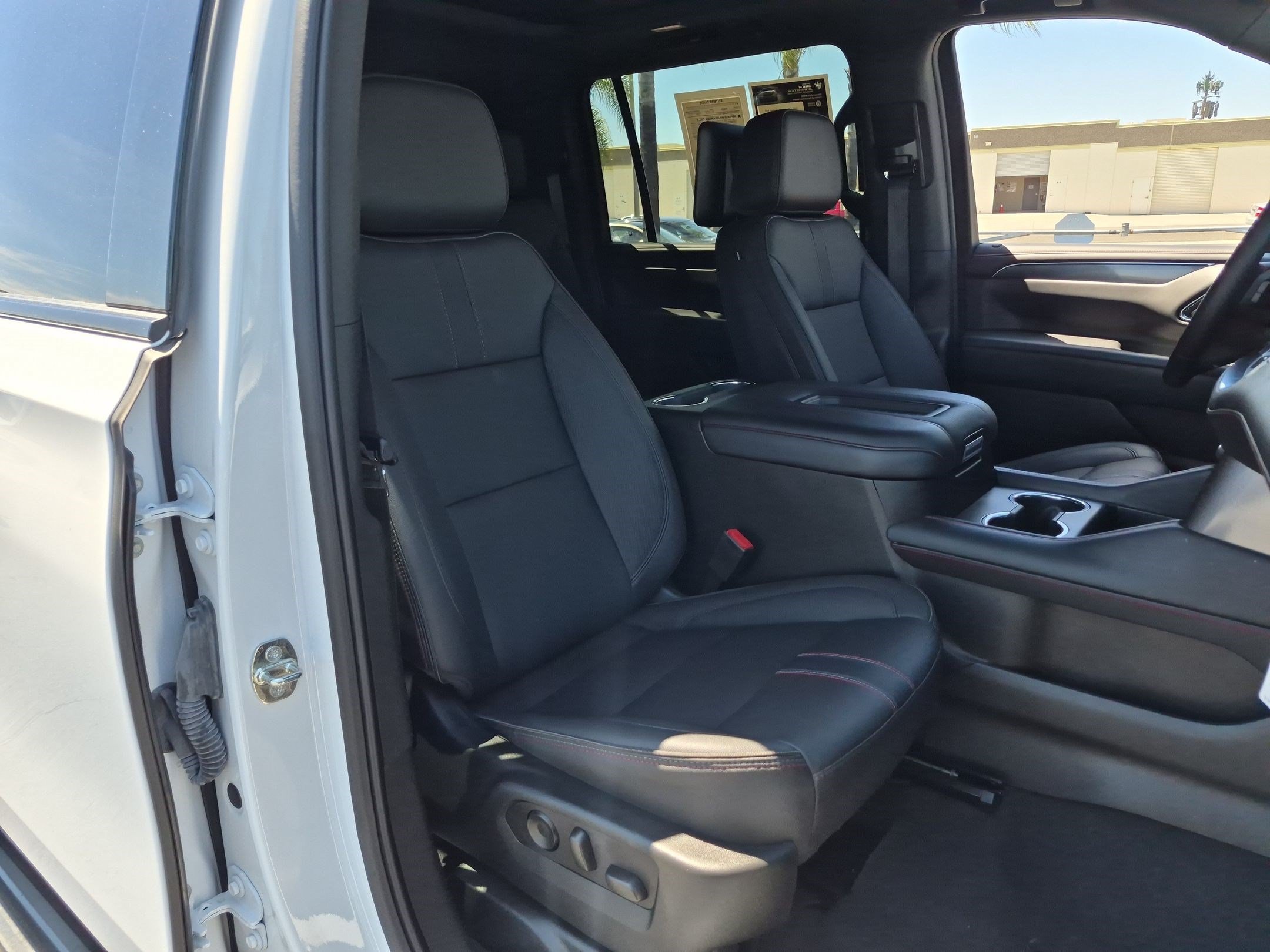 Used 2023 Chevrolet Suburban RST AWD/4WD image 34
