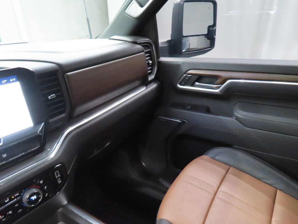 Used 2025 Chevrolet Silverado 3500 High Country w/ High Country Premium Package AWD/4WD image 24