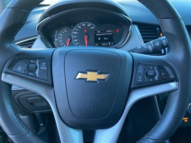 Used 2020 Chevrolet Trax LT w/ LT Convenience Package image 17