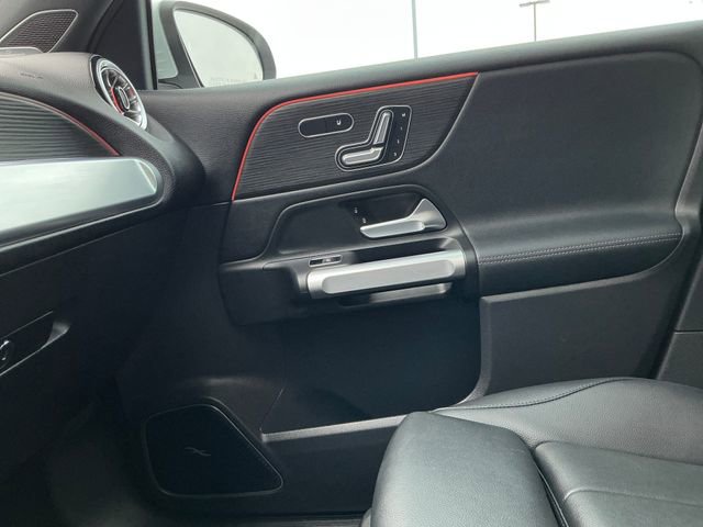 Used 2023 Mercedes-Benz EQB 300 4MATIC image 22