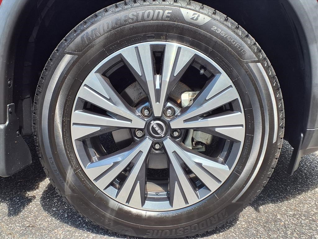 Used 2023 Nissan Rogue SV image 4
