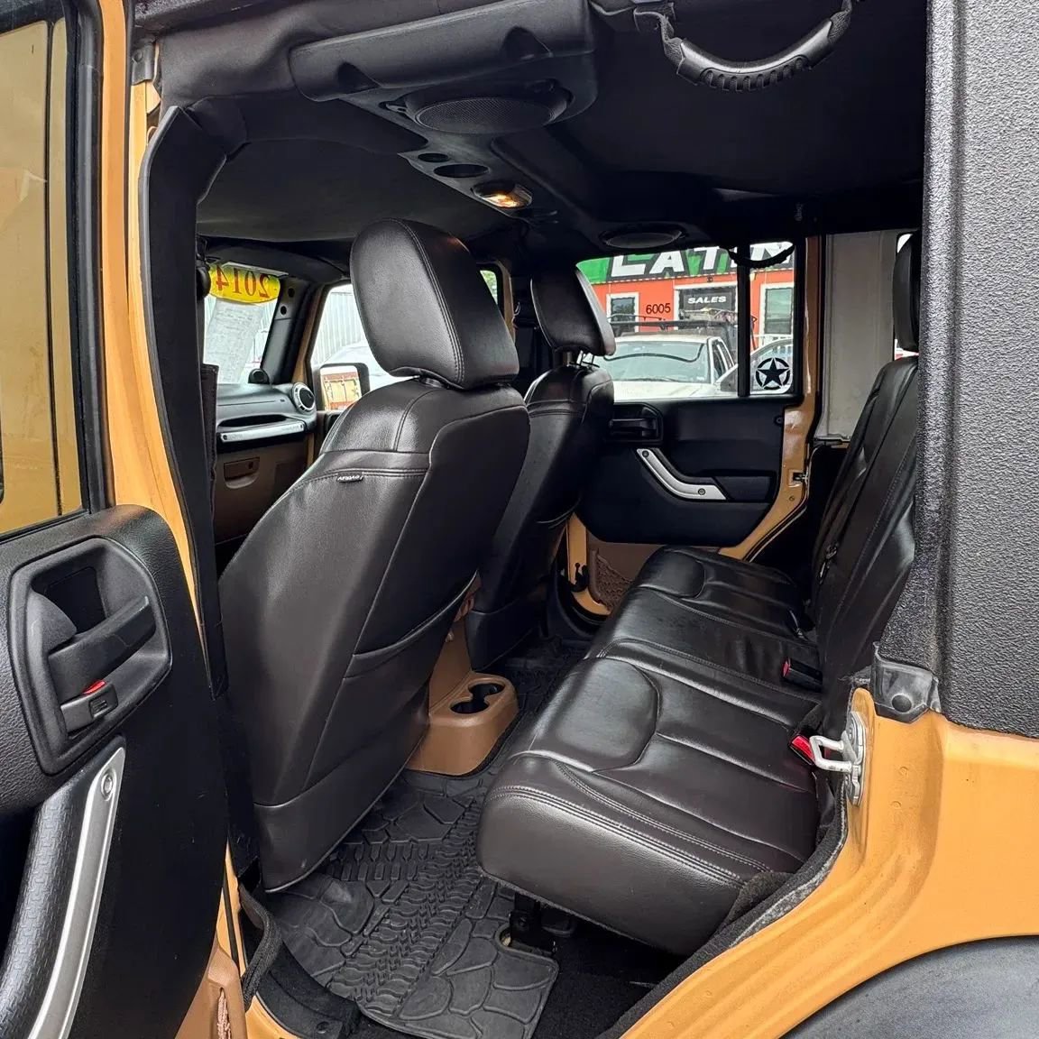 Used 2014 Jeep Wrangler Unlimited Rubicon w/ Connectivity Group AWD/4WD image 8