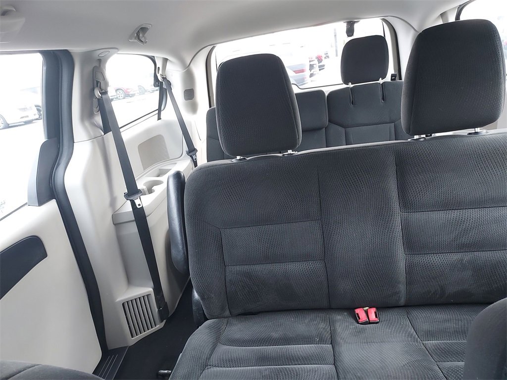 Used 2016 Dodge Grand Caravan American Value Package w/ UConnect Hands-Free Group image 13