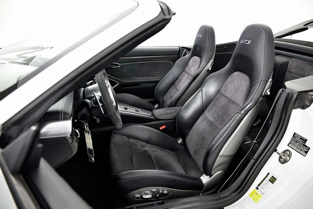 Certified 2015 Porsche 911 Carrera GTS RWD image 5