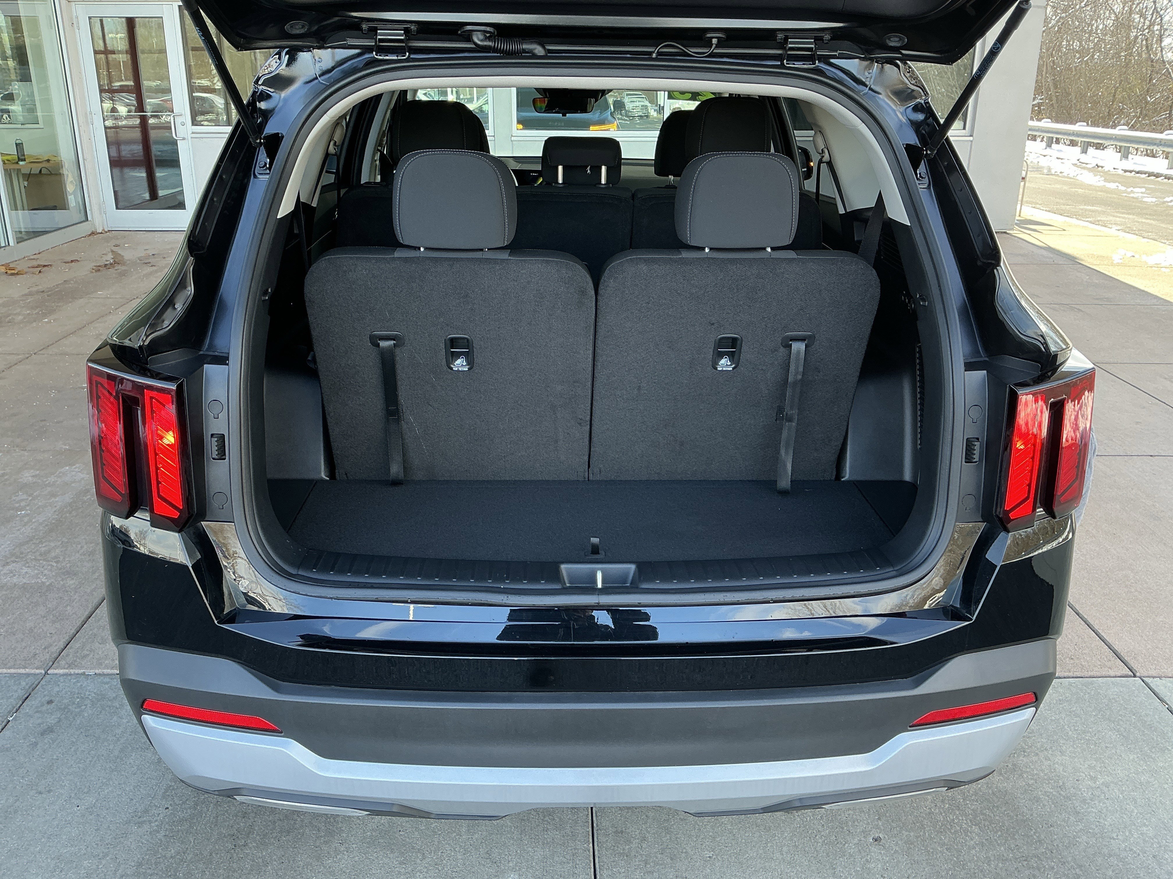 Used 2025 Kia Sorento LX image 24