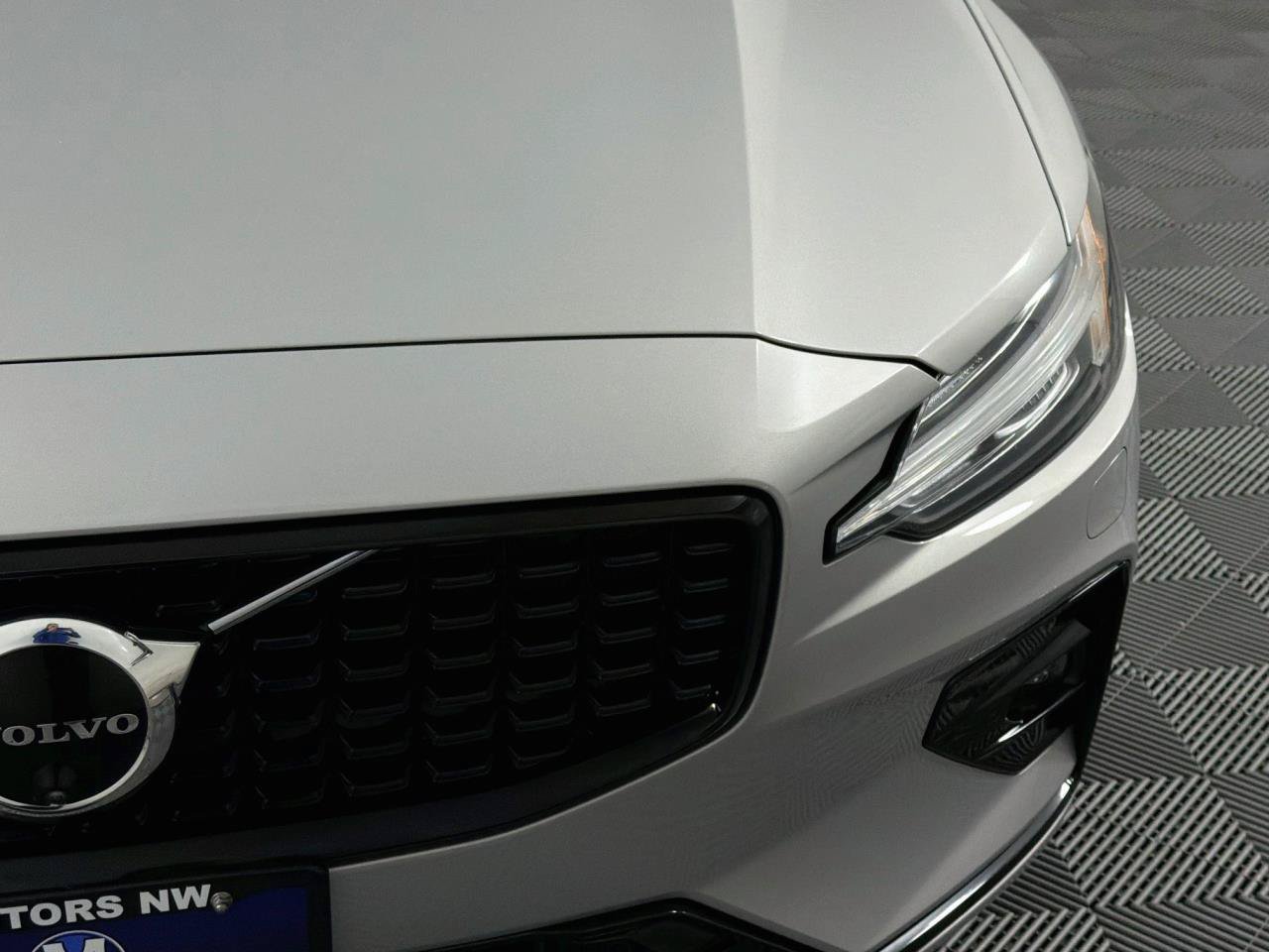 Used 2024 Volvo S60 B5 Plus FWD image 4