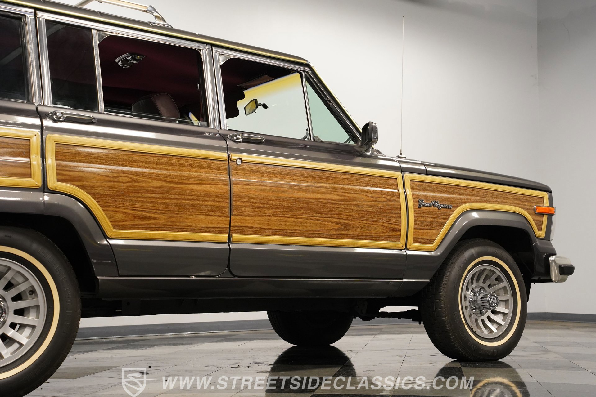 Used 1988 Jeep Grand Wagoneer image 28