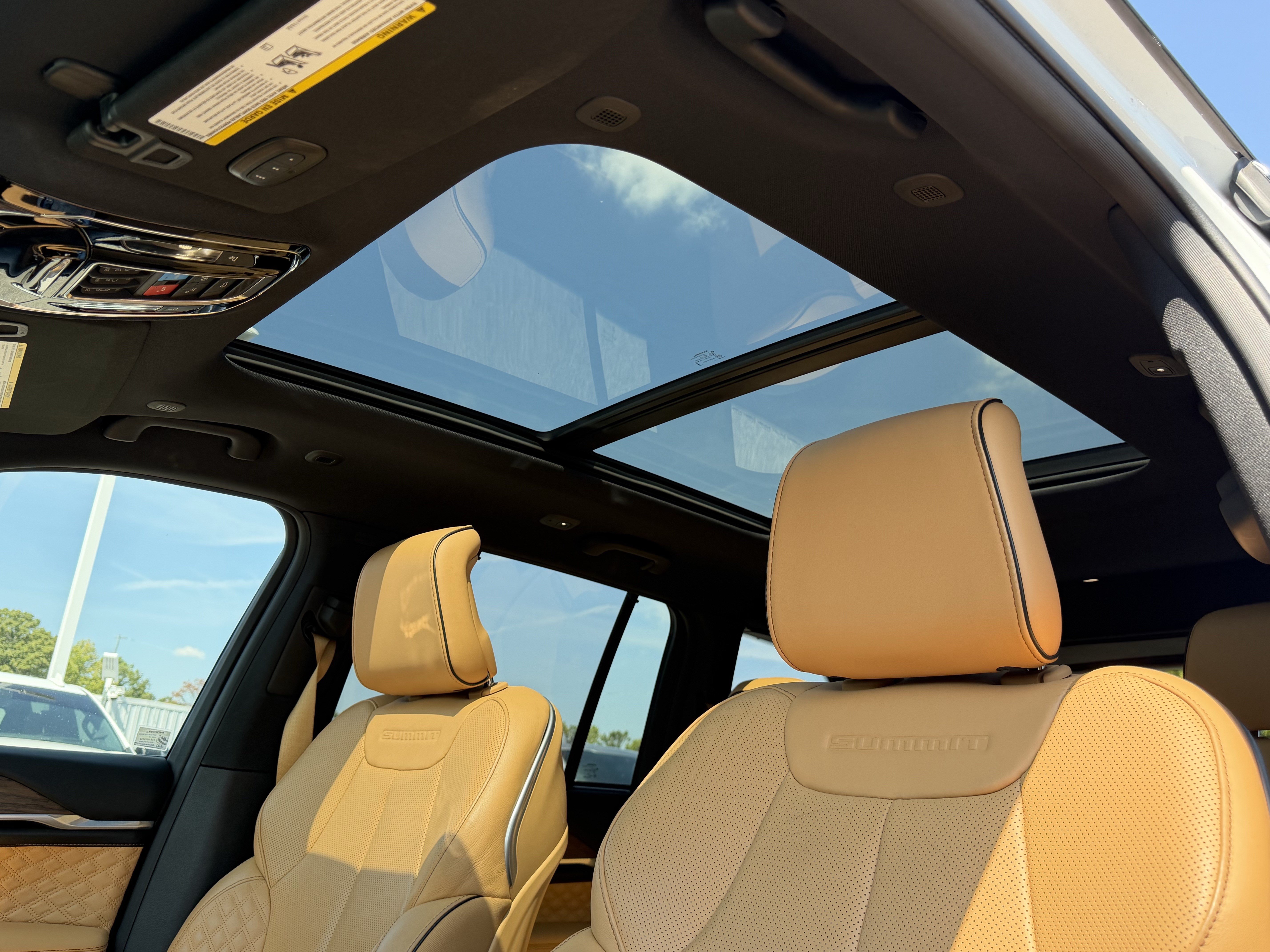 Used 2023 Jeep Grand Cherokee Summit w/ Adv Protech Group IV RWD image 29