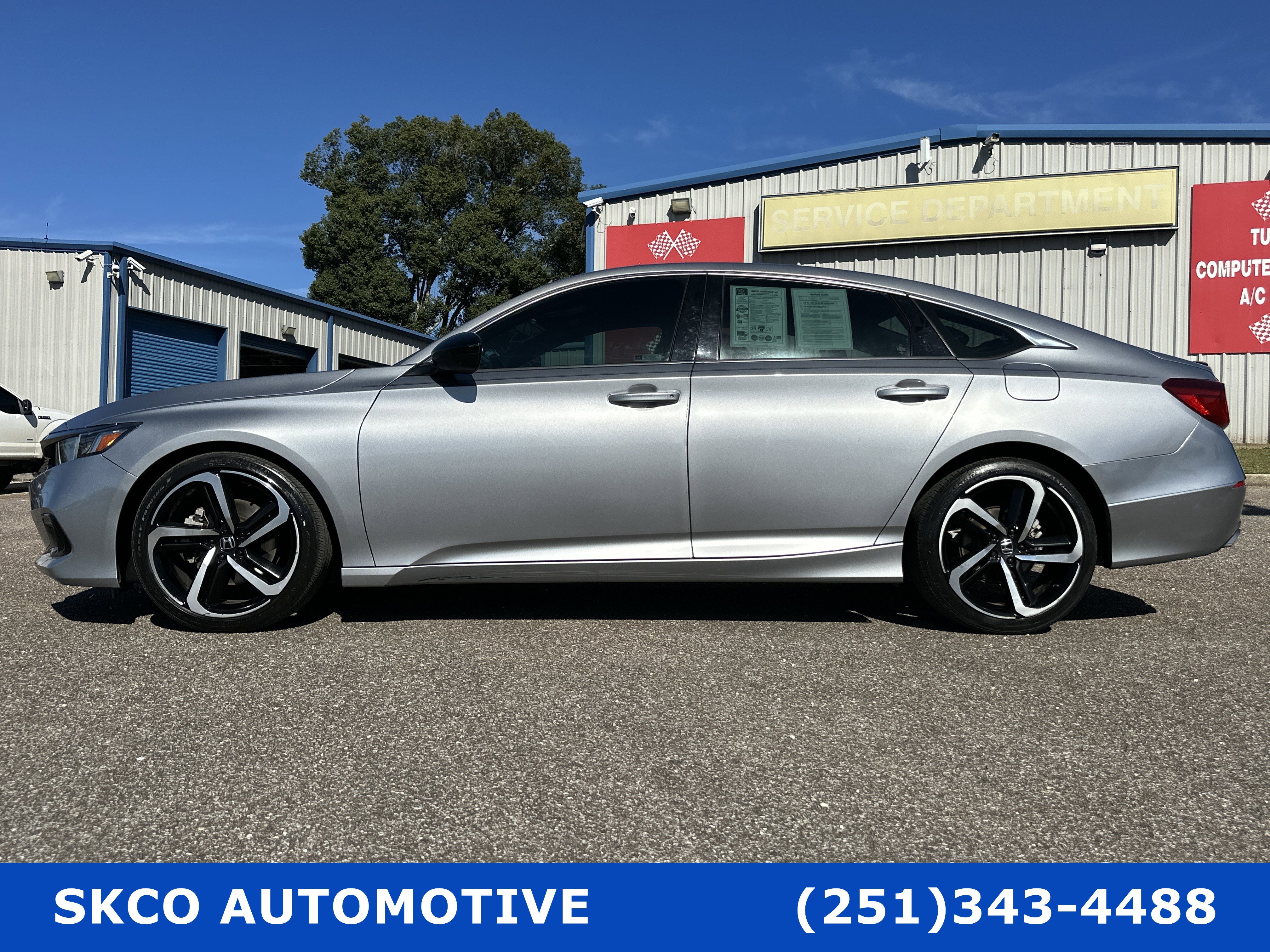 Used 2021 Honda Accord Sport image 2