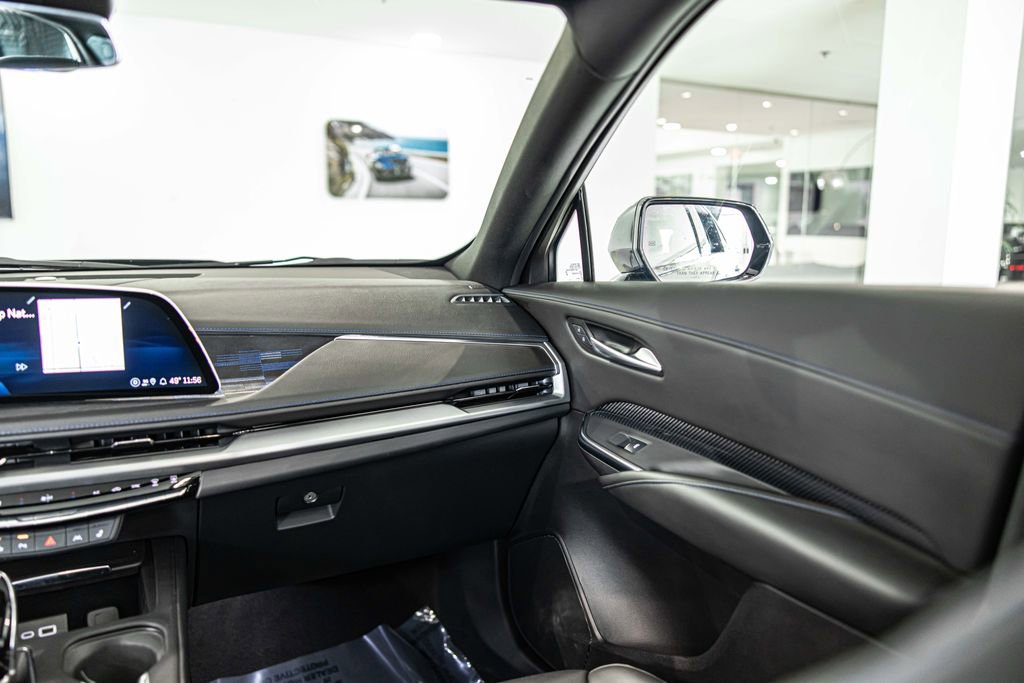 Used 2025 Cadillac XT4 Sport image 40
