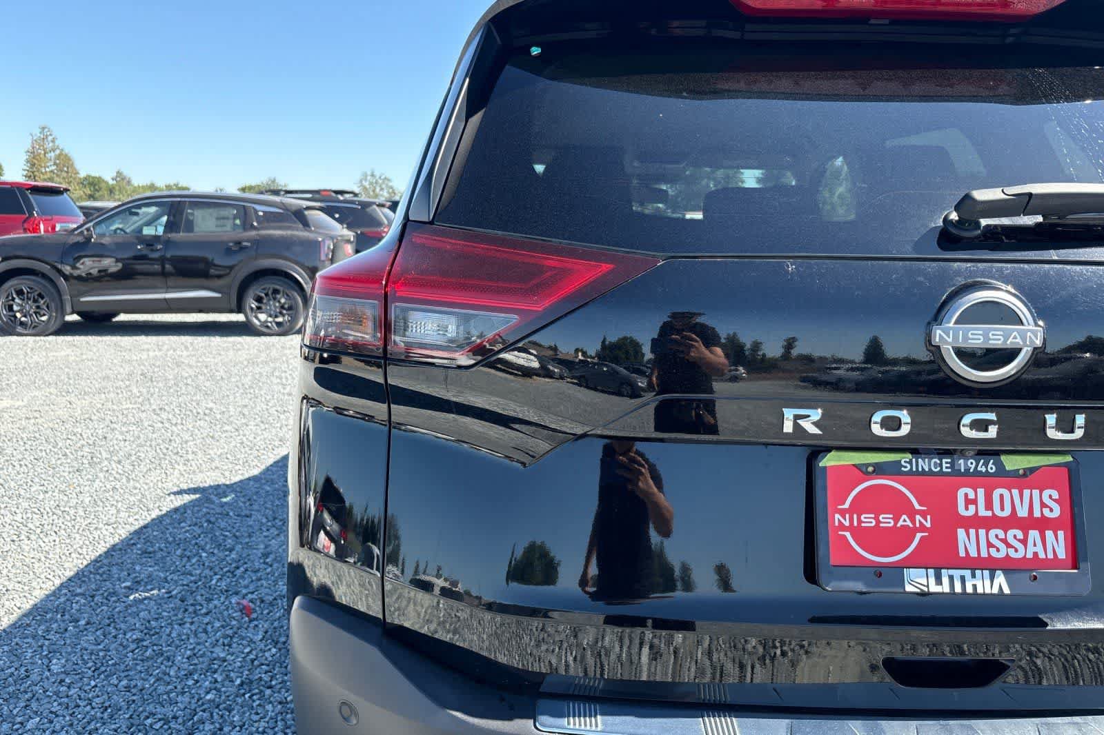 Certified 2023 Nissan Rogue SV FWD image 13