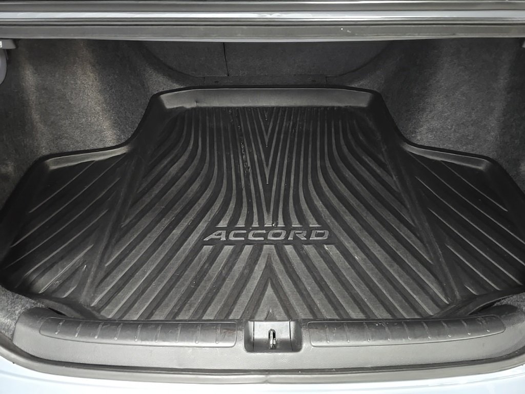 Used 2022 Honda Accord Touring image 12