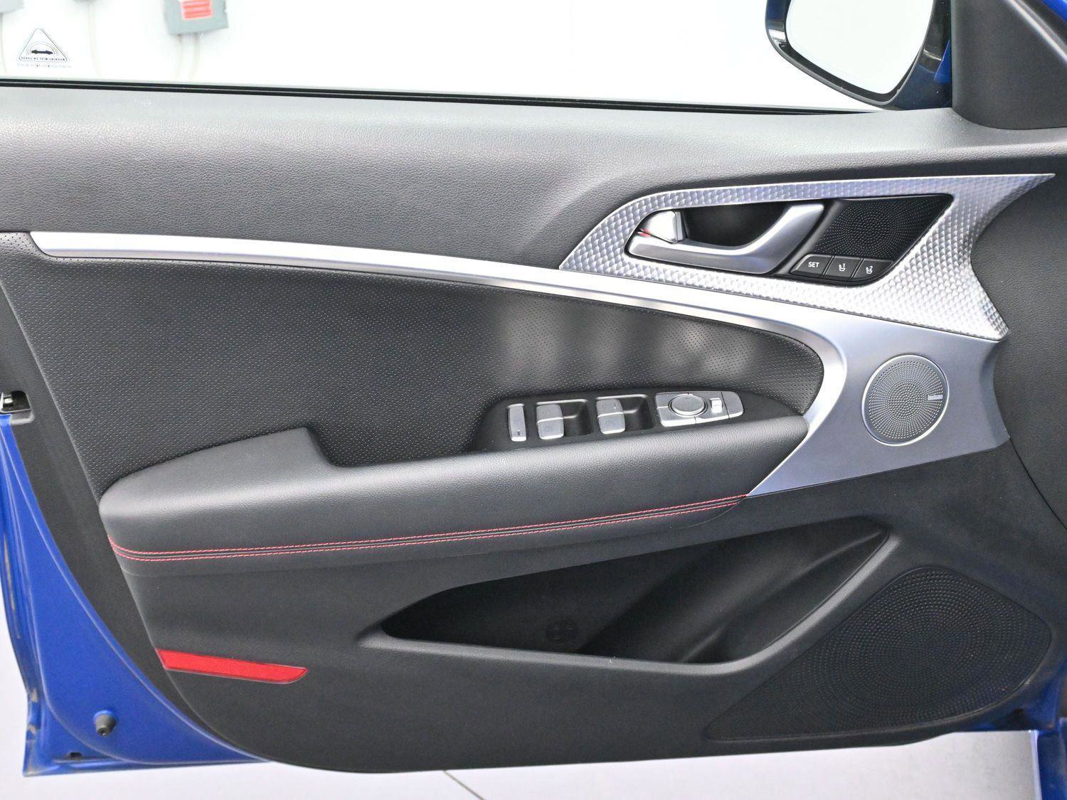 Used 2023 Genesis G70 2.0T w/ Sport Prestige Package image 10