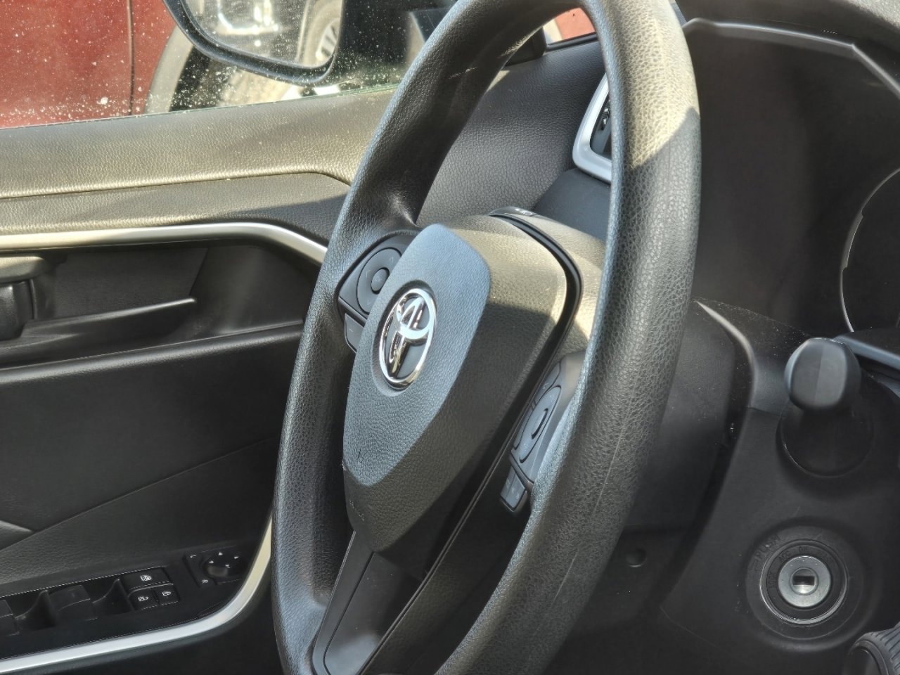 Used 2024 Toyota RAV4 LE image 16