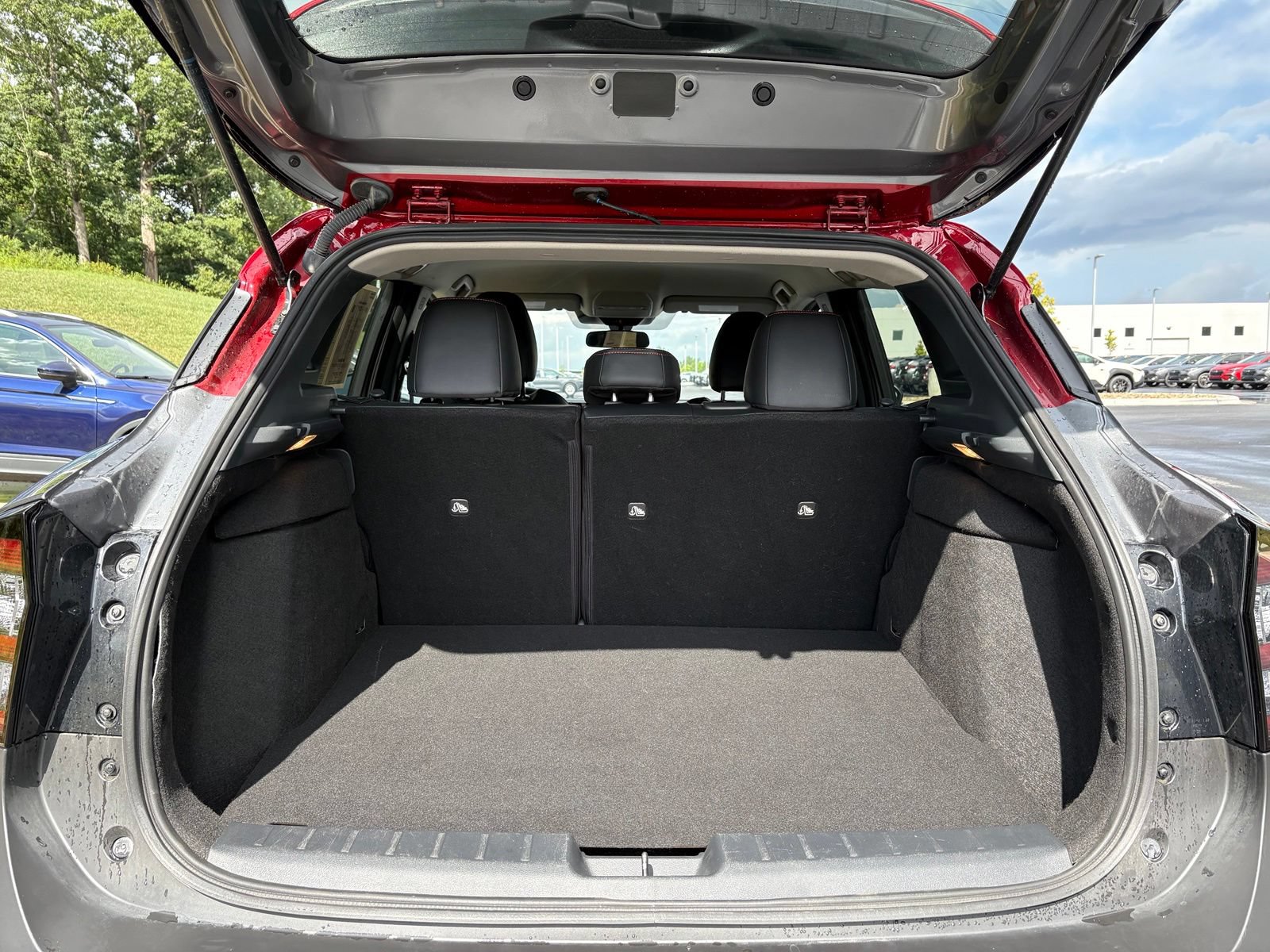 Used 2025 Nissan Kicks SR AWD/4WD image 12