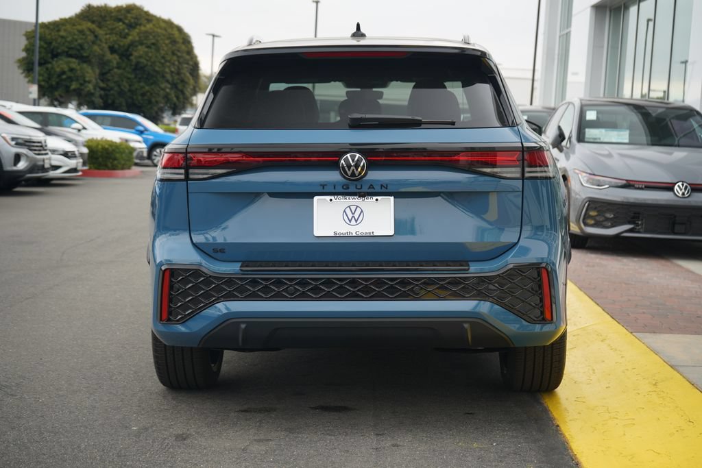 New 2026 Volkswagen Tiguan SE R-Line FWD image 4