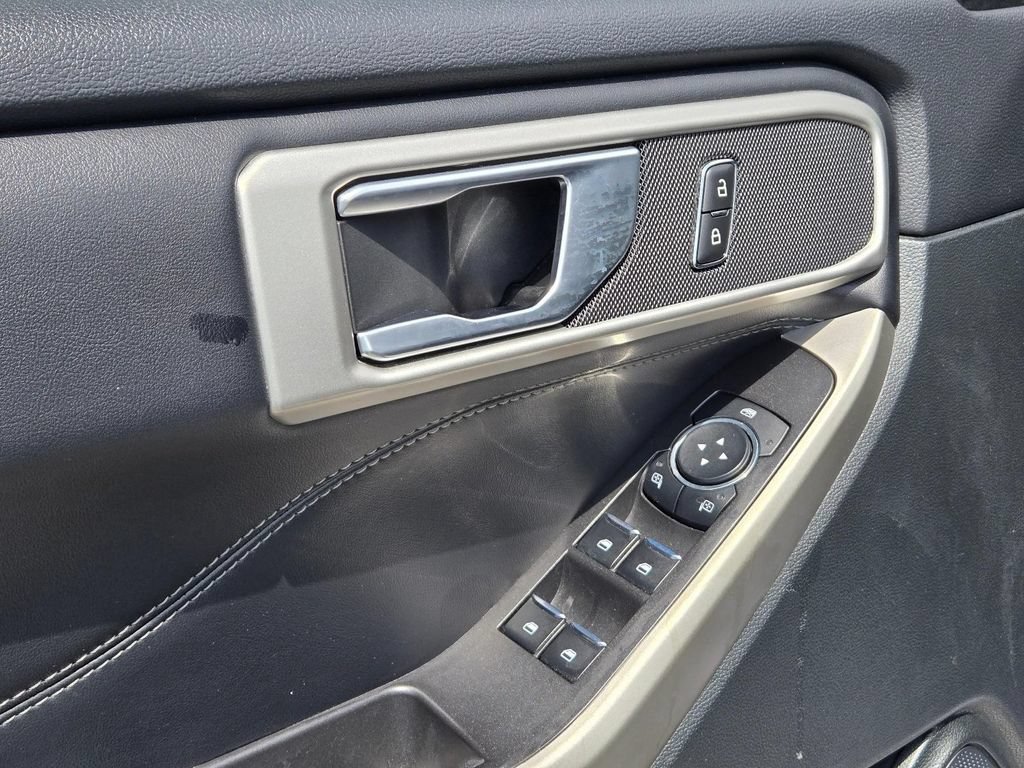 Used 2023 Ford Explorer XLT RWD image 14