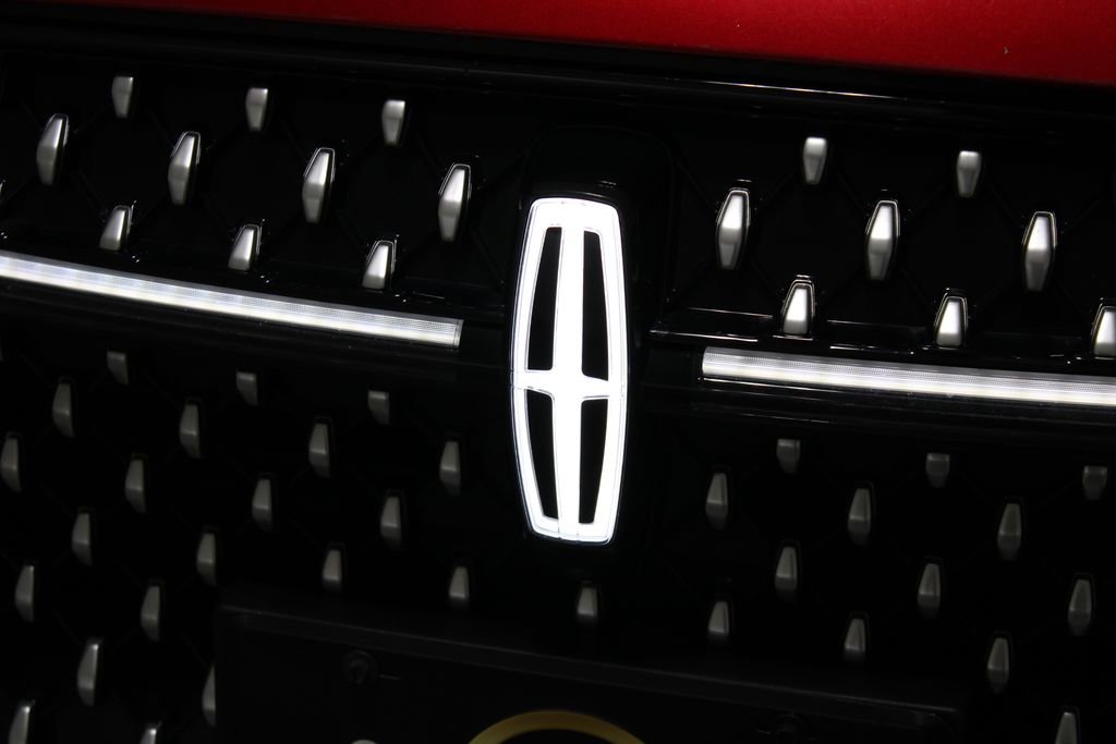 Used 2024 Lincoln Nautilus Reserve image 56