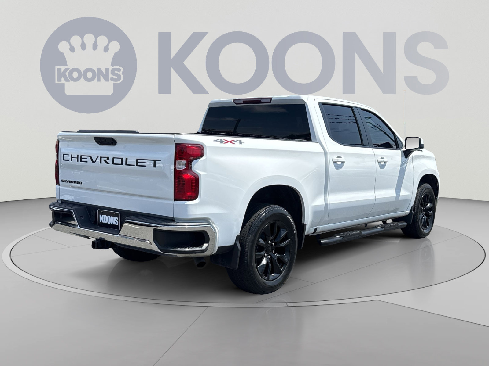 Used 2023 Chevrolet Silverado 1500 LT AWD/4WD image 7