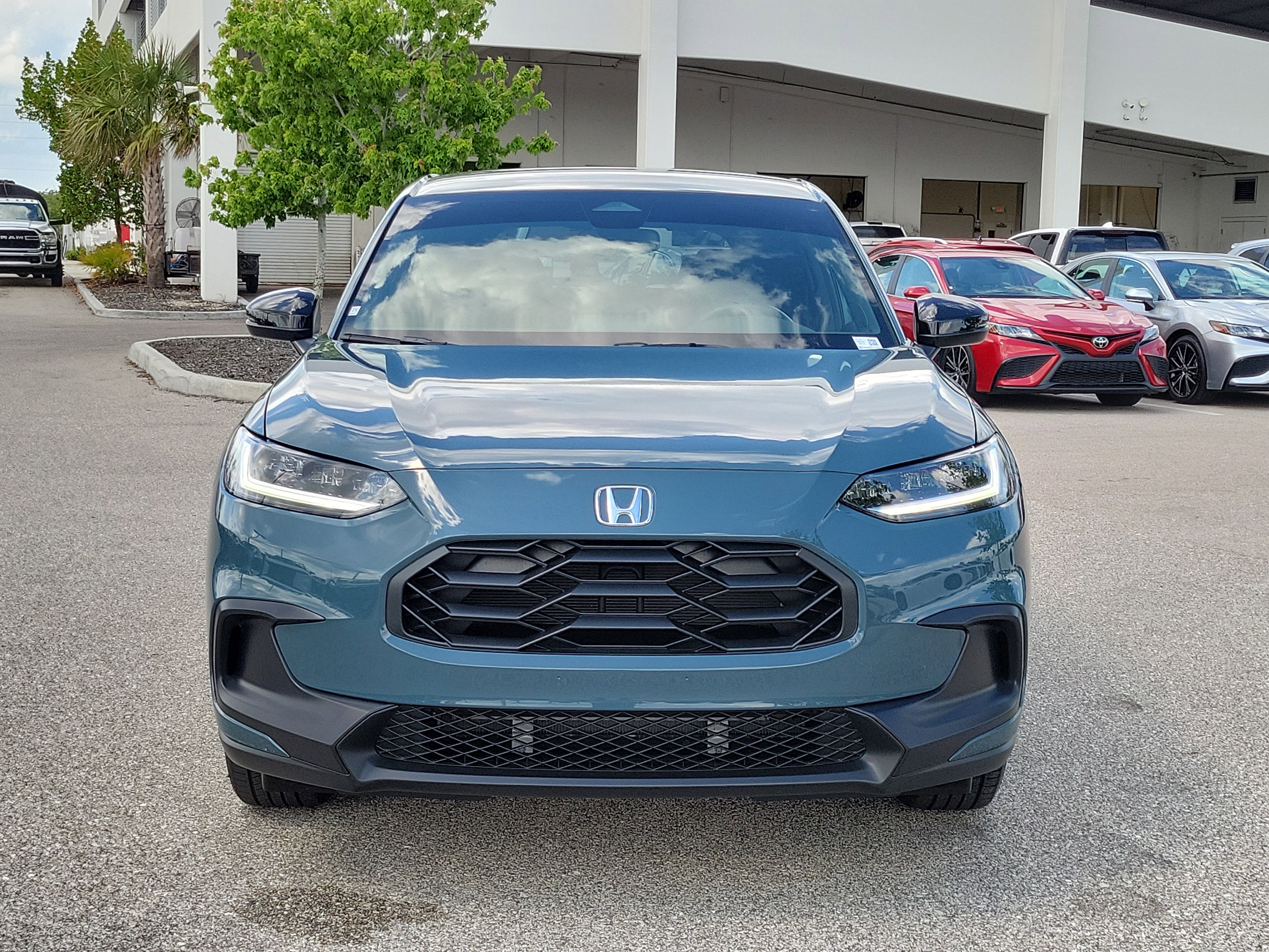 Used 2024 Honda HR-V Sport image 2